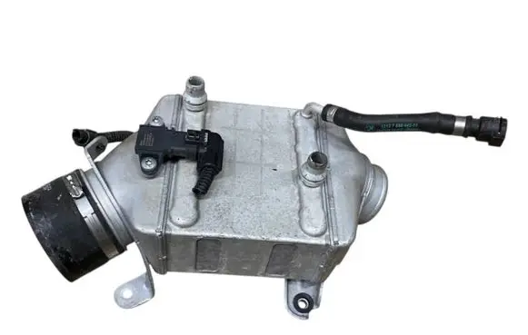 BMW 5 F10 F11 Intercooler radiator 7575406 7575404 13717575406