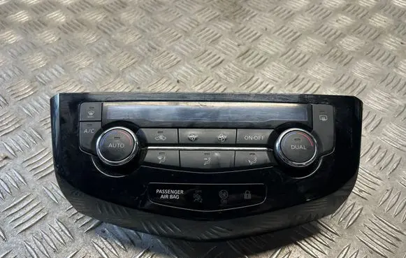 Nissan Qashqai Climate control unit 275004EA0A
