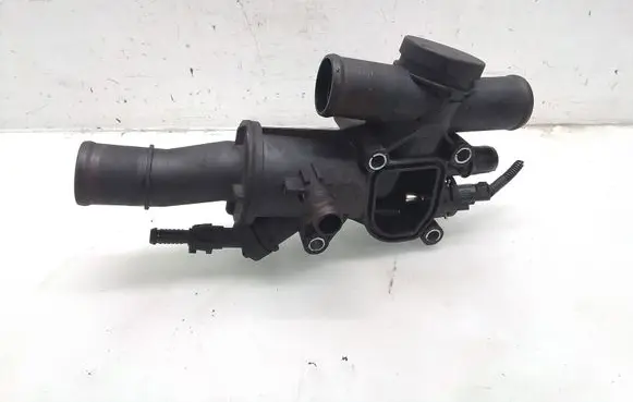 Volvo V50 Thermostat housing 