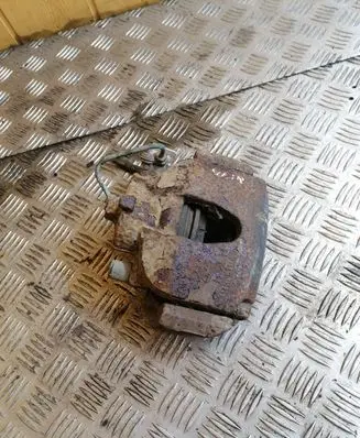 Front brake caliper
