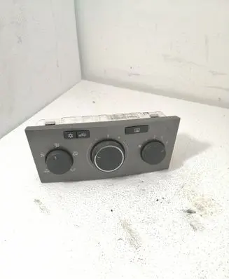 Opel Zafira B Climate control unit 13269411