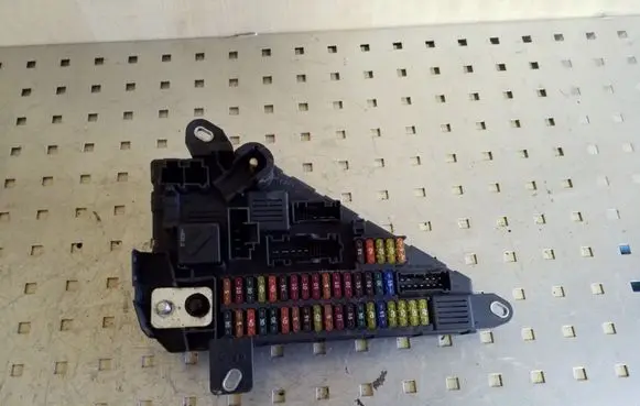 BMW 5 E60 E61 Fuse box set 913883001 518956057