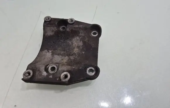 Honda Civic A/C compressor mount bracket 
