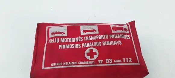 Toyota Avensis T250 First aid kit 