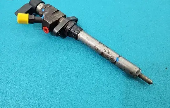 Fuel injector