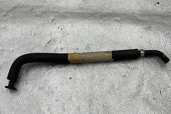 BMW 5 E28 Breather hose/pipe 11157520035