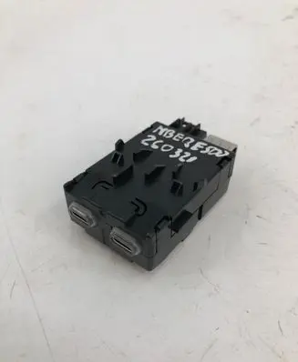 Mercedes-Benz EQE v295 USB socket connector A2238201606