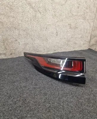 Land Rover Range Rover Velar Rear/tail lights