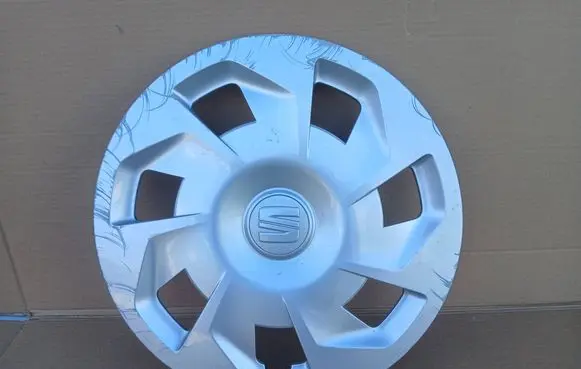 Seat Leon (5F) R14 wheel hub/cap/trim 1SL601147C