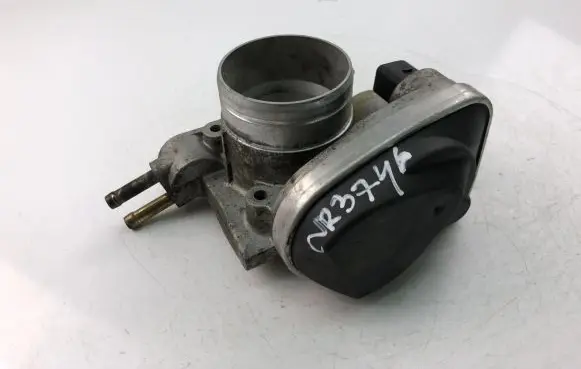 Volkswagen PASSAT B5 Throttle valve 06B133062L