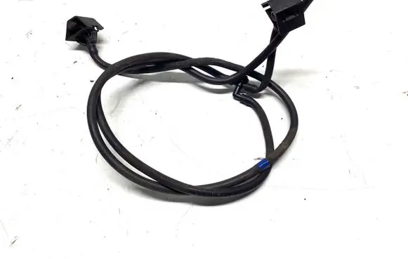 Nissan Qashqai+2 Windshield washer spray nozzle 