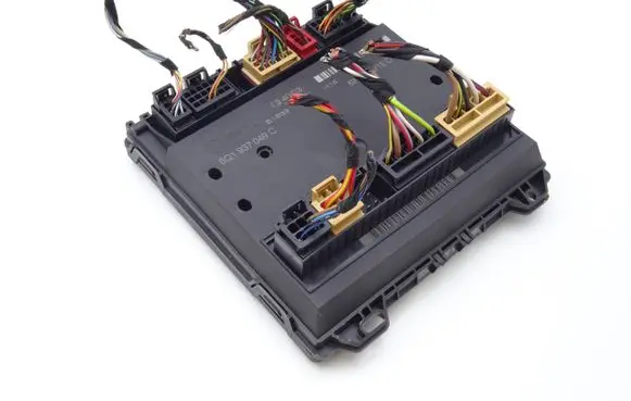 Skoda Fabia Mk1 (6Y) Comfort/convenience module 6Q1937049C 5WK48212C