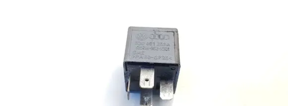 Volkswagen PASSAT B5.5 Other relay 8D0951253A
