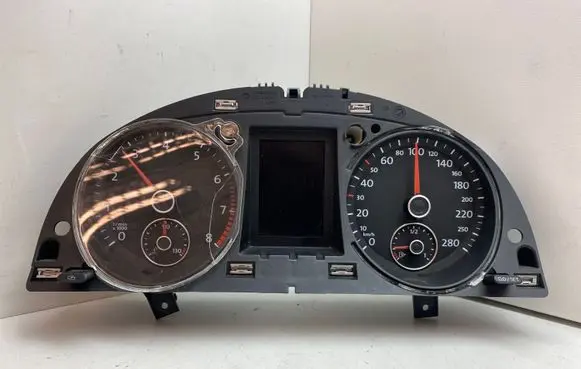 Volkswagen PASSAT CC Speedometer (instrument cluster) 3C8920870
