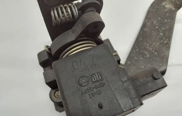 Mercedes-Benz A W168 Electric throttle body valve A0125423317