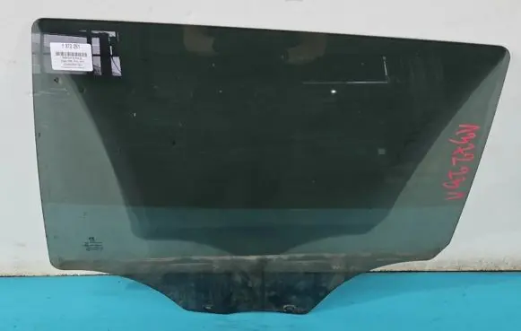 Rear door window glass