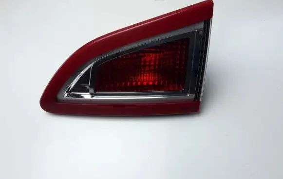 Tailgate rear/tail lights
