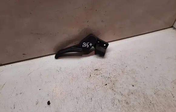 Volkswagen PASSAT B5.5 Engine bonnet (hood) release handle 3B1823533