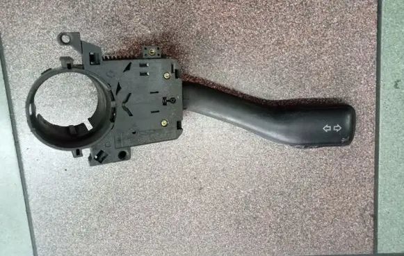 Volkswagen Golf IV Indicator stalk 8L0953513Lagah