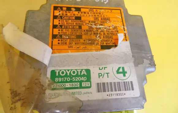 Toyota Yaris Airbag control unit/module 8917052040 89170-52040
