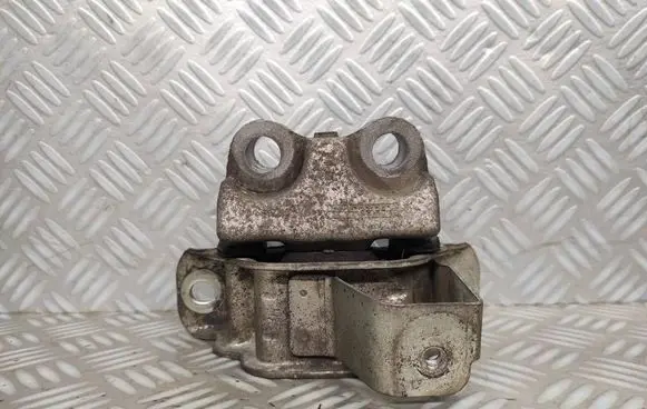 Engine mount bracket