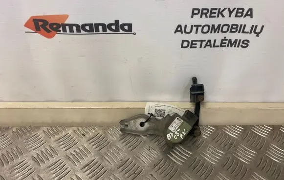 Headlight/headlamp level sensor