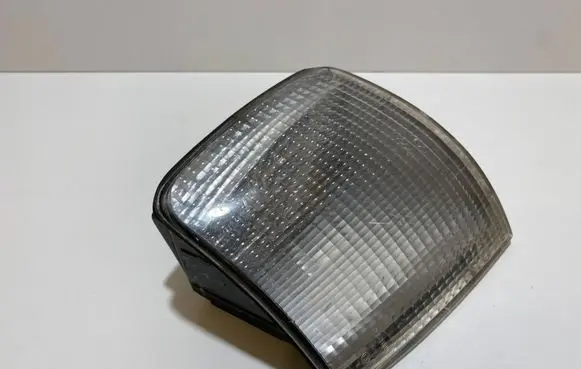 Volkswagen PASSAT B3 Front indicator light 357953049A