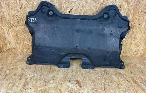 Mercedes-Benz E A207 Engine splash shield/under tray A2125201323