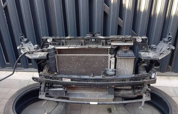 Hyundai Tucson TL Radiator support slam panel 