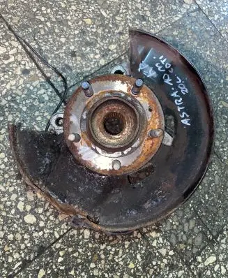 Opel Astra J Front wheel hub
