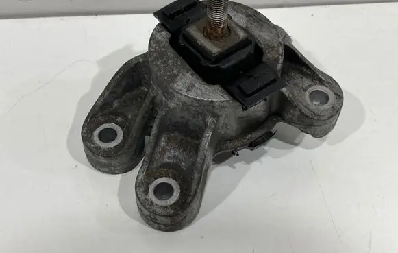 Mini One - Cooper Coupe R56 Gearbox mount 677980601