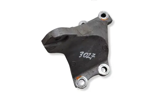 Nissan Leaf I (ZE0) Engine mounting bracket 