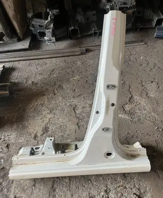 Renault Twingo III Pillar (middle) 