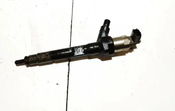 Mazda CX-7 Fuel injector R2AA13H50