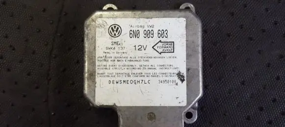 Volkswagen Golf III Airbag control unit/module 6n0909603 5wk4137