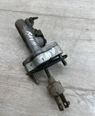 Toyota RAV 4 (XA20) Clutch master cylinder 3145416010