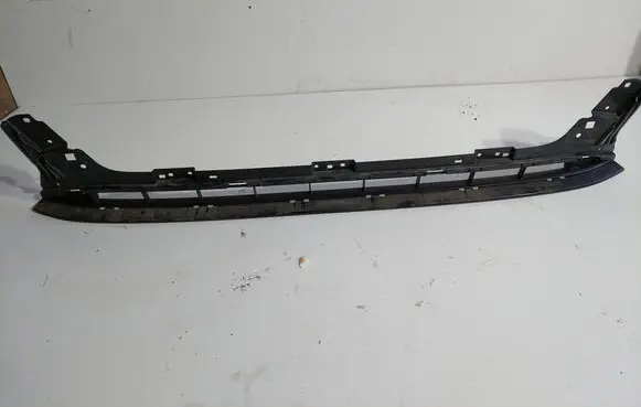 Audi A4 S4 B9 8W Front bumper lower grill 8W0807683E