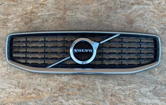 Volvo V60 Front bumper upper radiator grill 32132220 32132229 32132228