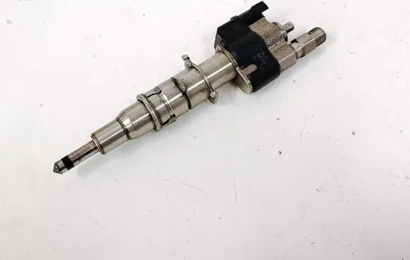 BMW 7 F01 F02 F03 F04 Fuel injector 7585261