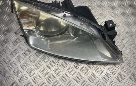 Ford Mondeo Mk III Headlight/headlamp 1S7113005AJ 0301174202