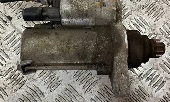 Volkswagen PASSAT B6 Starter motor 0AM911023B CAV MGM