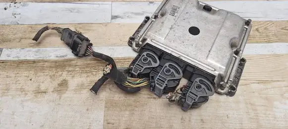 Peugeot 807 Engine control unit/module 0281012141