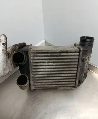 Skoda Superb B5 (3U) Intercooler radiator 4F0145805E