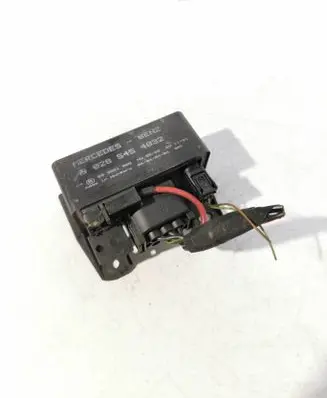 Mercedes-Benz ML W163 Glow plug pre-heat relay 0285454032 899081000