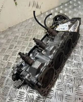 Nissan Primera Engine head 57J