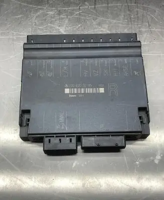 Mercedes-Benz S W220 Seat control module 2208203285