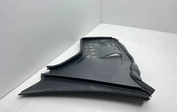 Mercedes-Benz C W205 Wiper trim A2058308204
