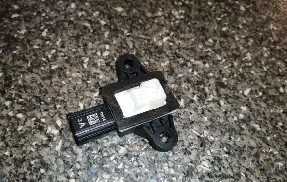 Hyundai Santa Fe Airbag deployment crash/impact sensor 95930S1000