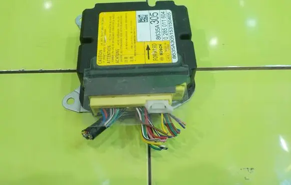 Mitsubishi Outlander Airbag control unit/module 0285011604