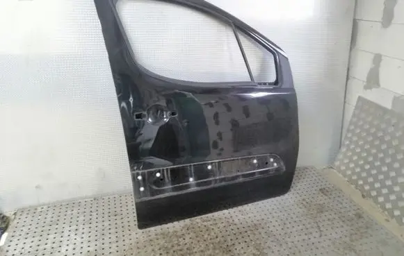Peugeot Partner Front door